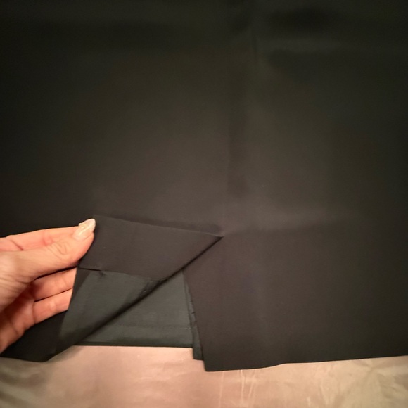 Flores & Flores Black 100% Silk Knee Length Pencil Skirt Size 8/Medium MSRP $225 - Picture 6 of 8